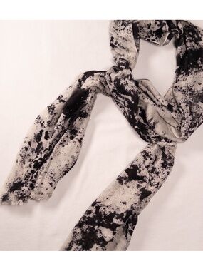 Bindya Black and White Abstract Print Women's Scarf